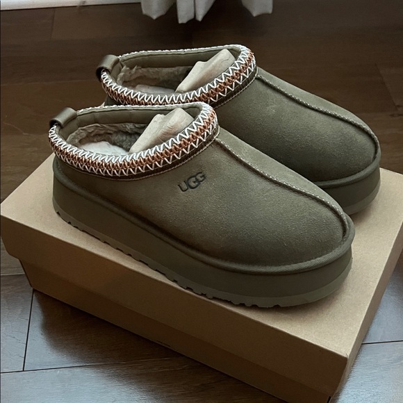 Brand New UGG Tazz Antelope 8 - Picture 1 of 5